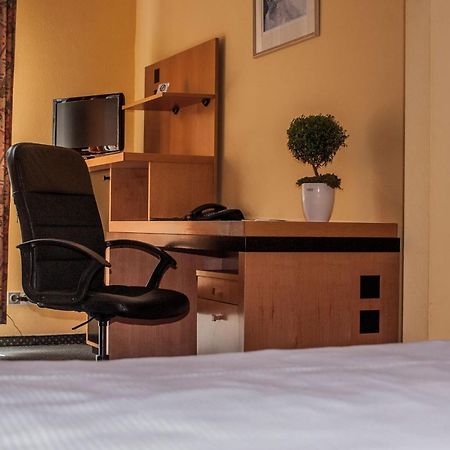 Plaza Suites Rüsselsheim Extérieur photo
