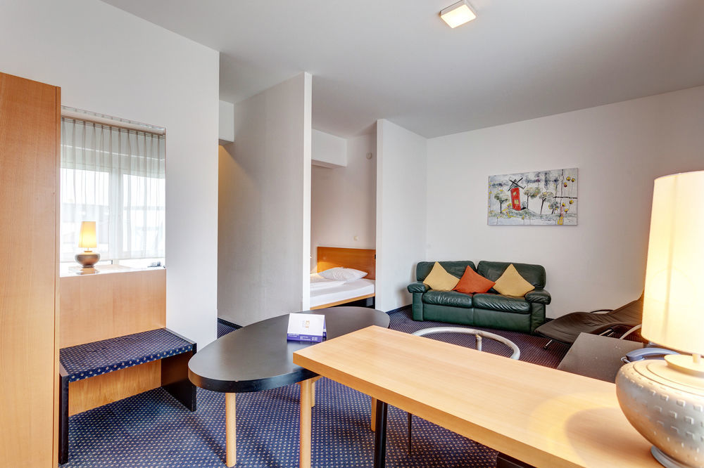 Plaza Suites Rüsselsheim Extérieur photo