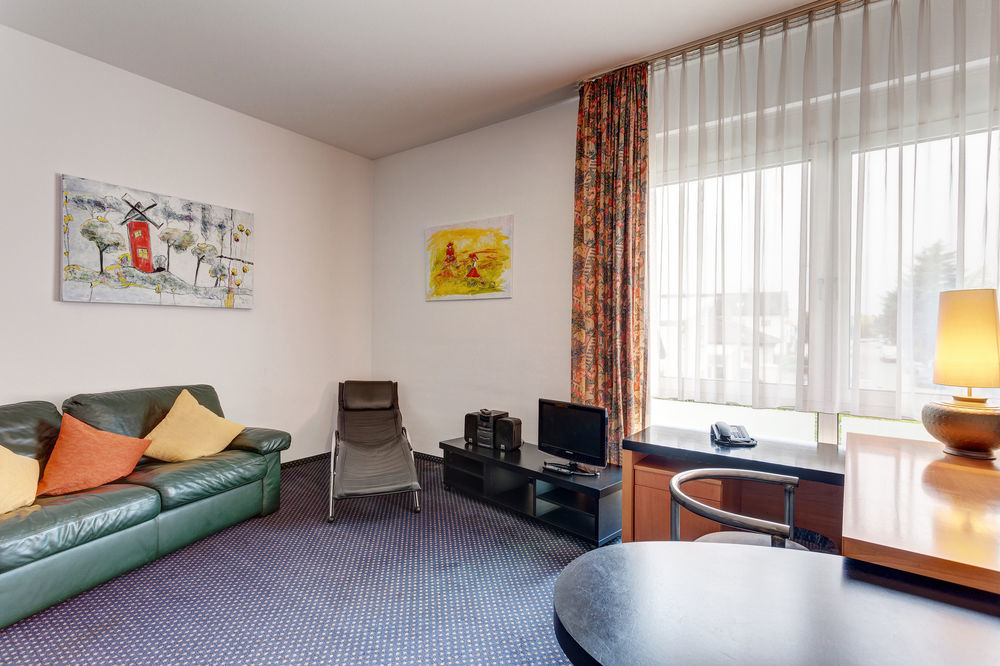Plaza Suites Rüsselsheim Extérieur photo
