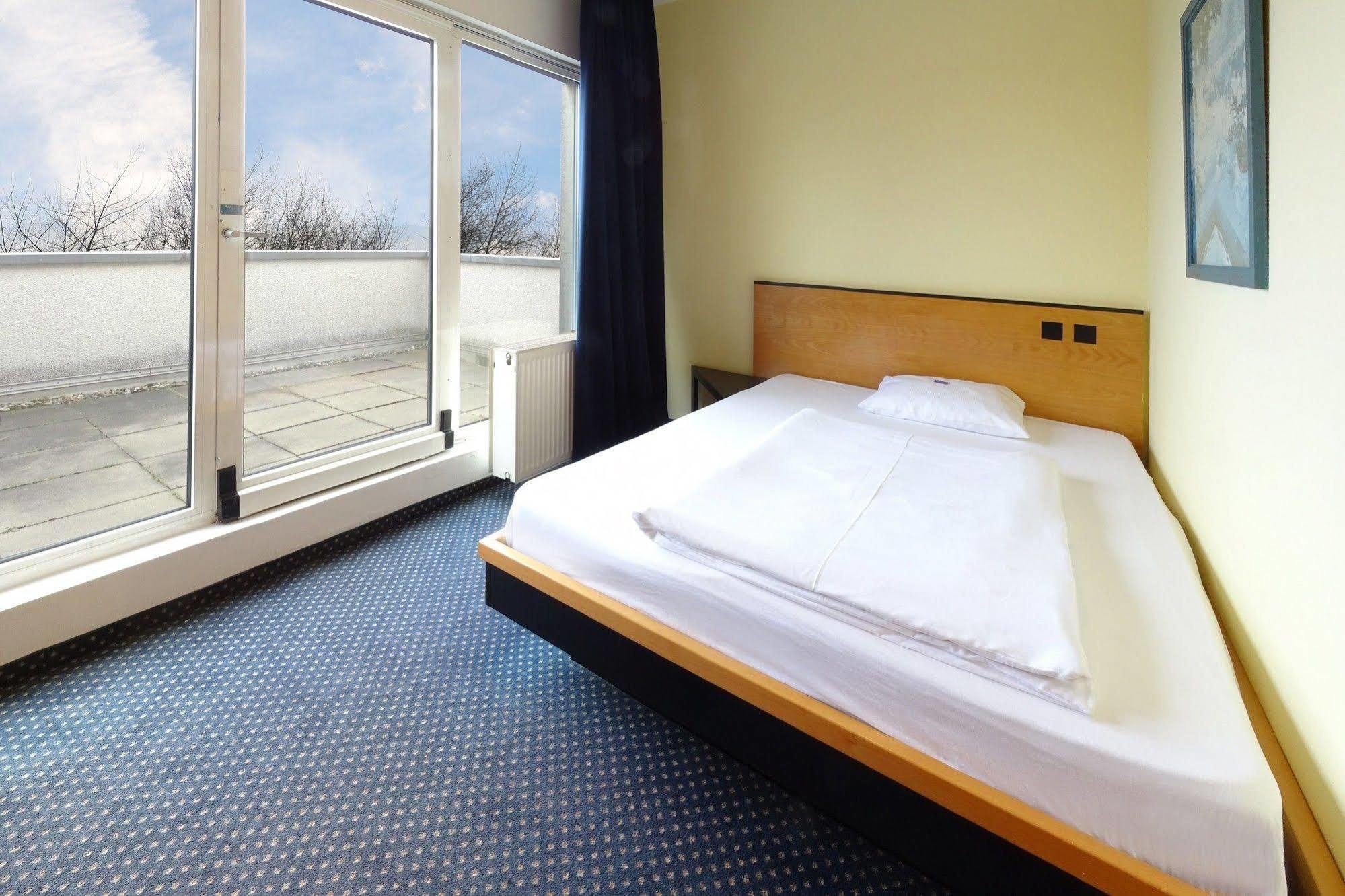 Plaza Suites Rüsselsheim Extérieur photo