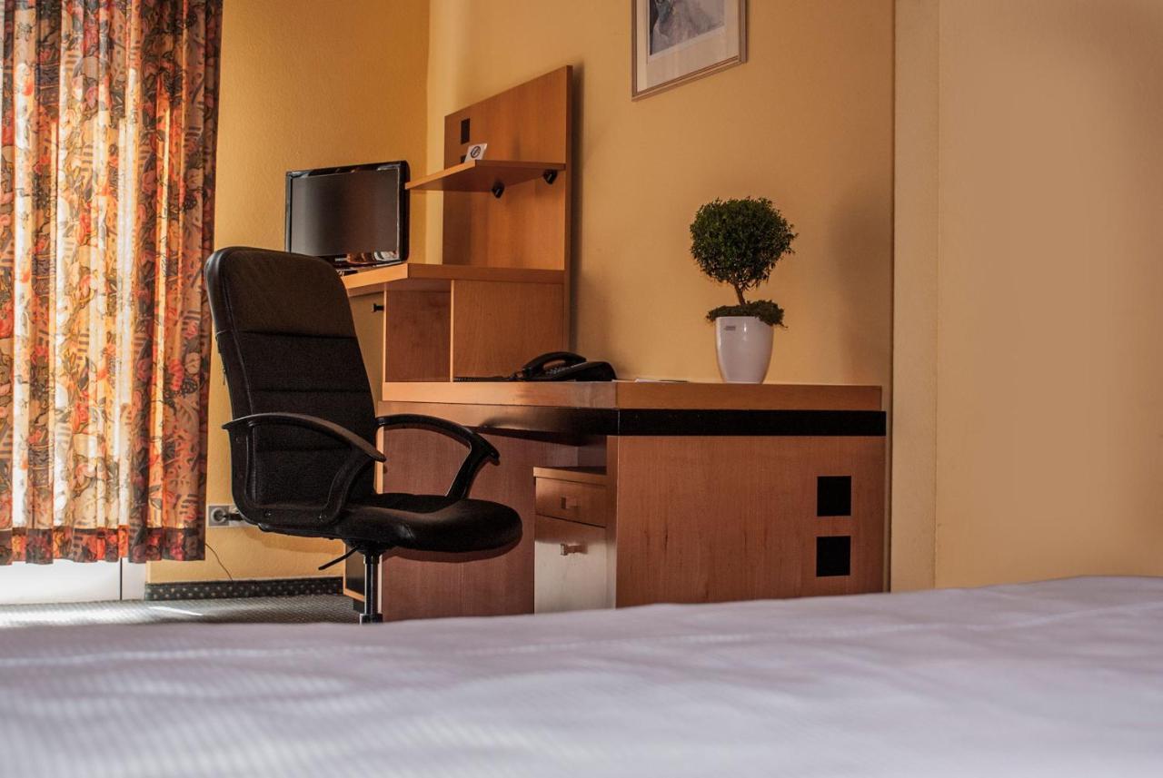 Plaza Suites Rüsselsheim Extérieur photo